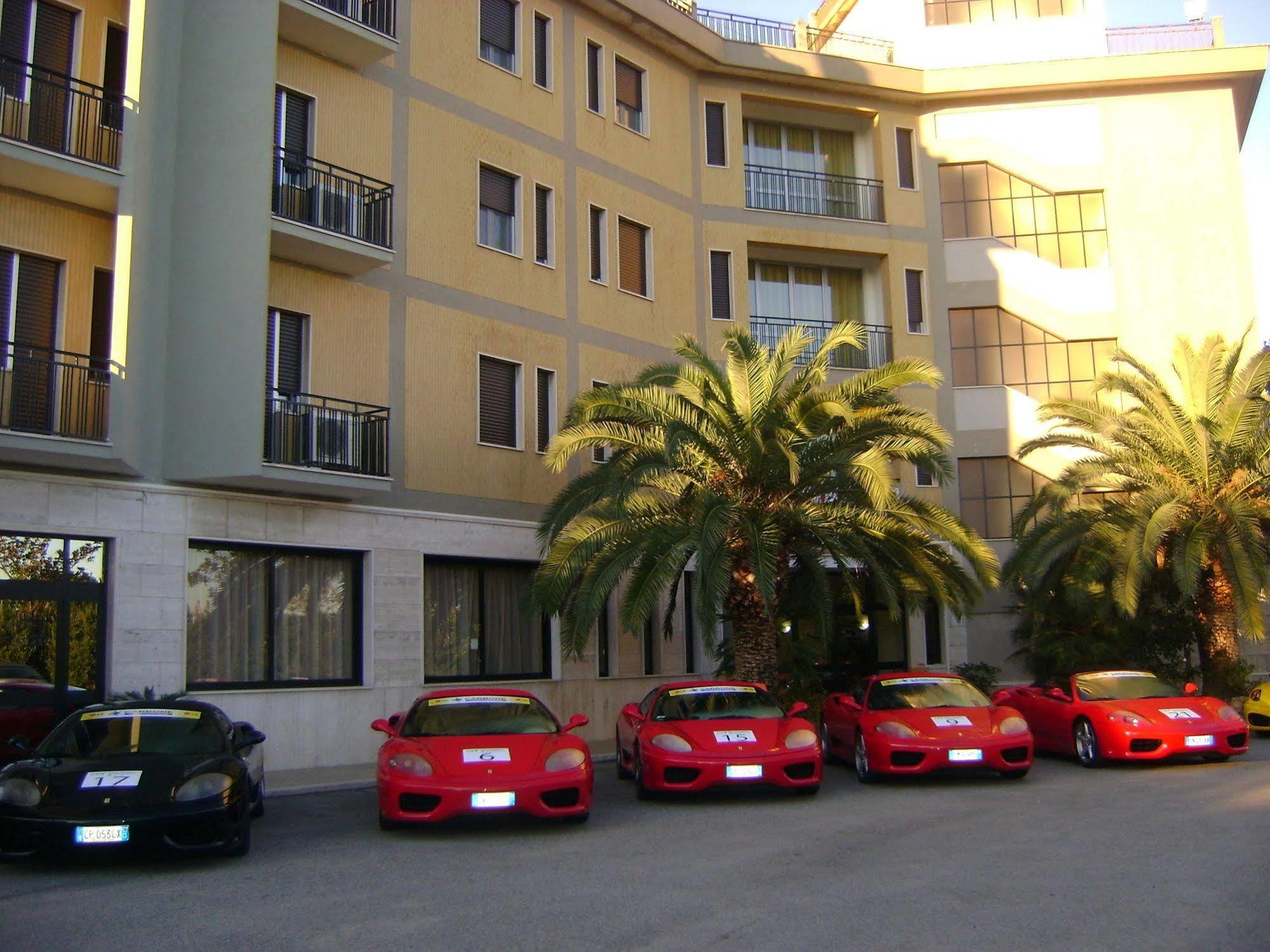Hotel San Luca Rossano Bagian luar foto