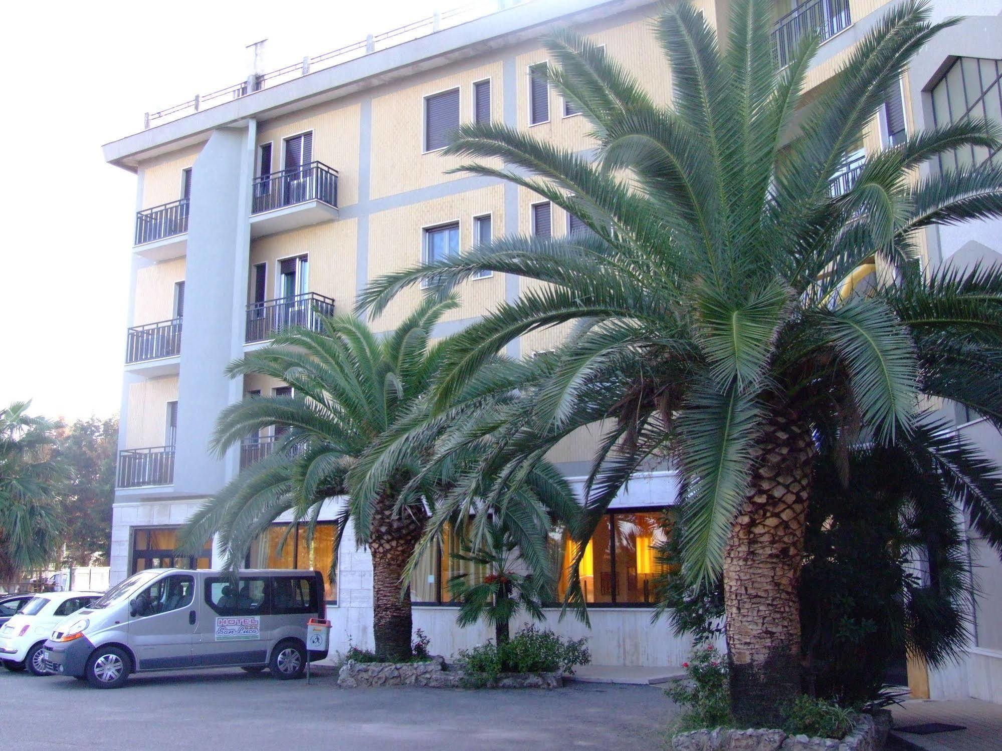 Hotel San Luca Rossano Bagian luar foto